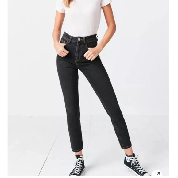 Urban Outfitters Denim - UO BDG High Rise Girlfriend Jeans size 25